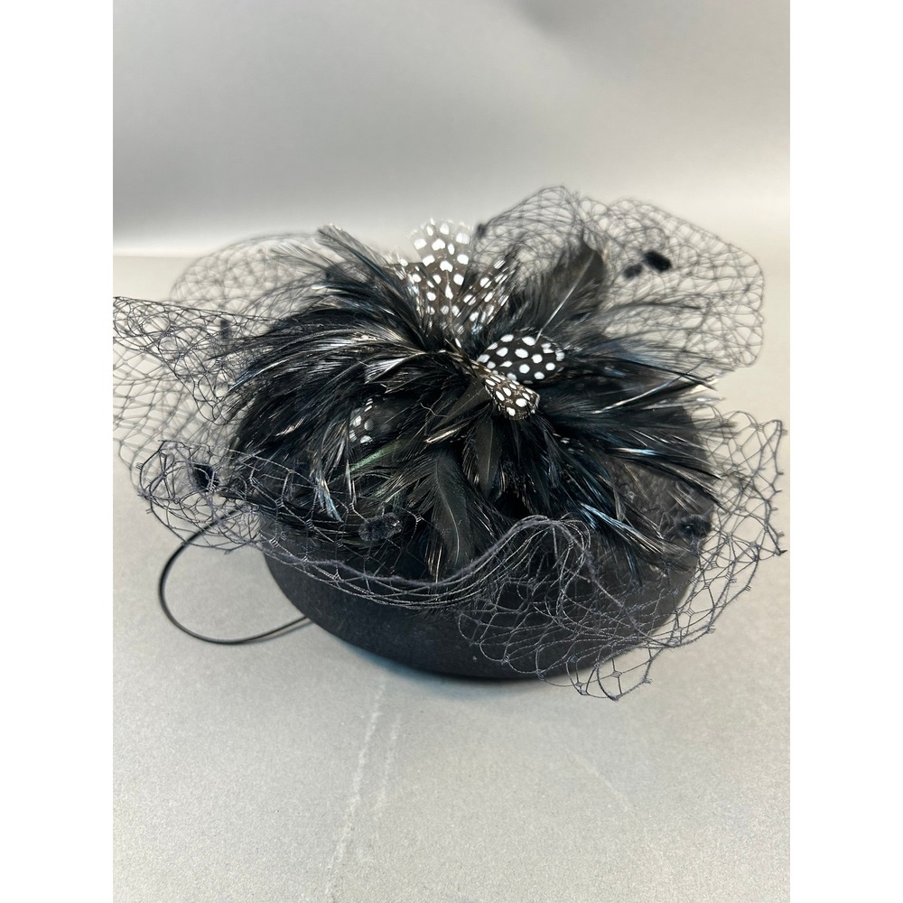 Jeanne Simmons Black Pillbox Hat Feather Birdcage Veil Natural Fiber NWT